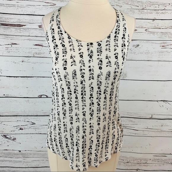 Mudd Black and White Floral Too knit tank soft - Picture 1 of 5